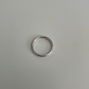 18k white gold band